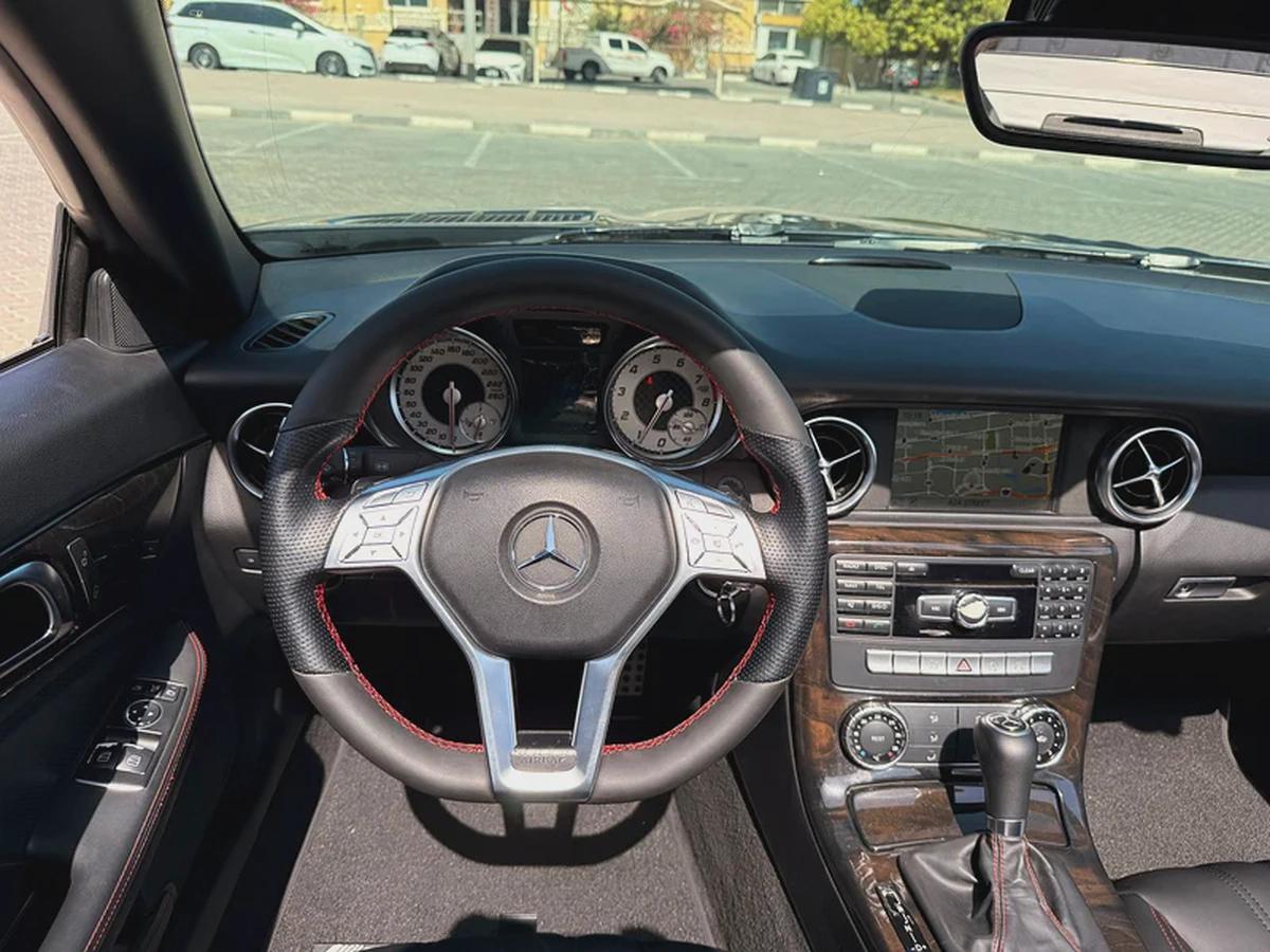 Mercedes Benz SLK200 Compressor Convertible 2015 Model GCC Specs In Perfect Condition-15-15