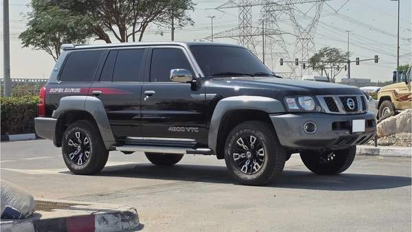 Nissan Patrol Super Safari Oustoura Edition (Black Red)
