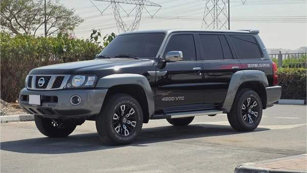 Nissan Patrol Super Safari Oustoura Edition (Black Red)