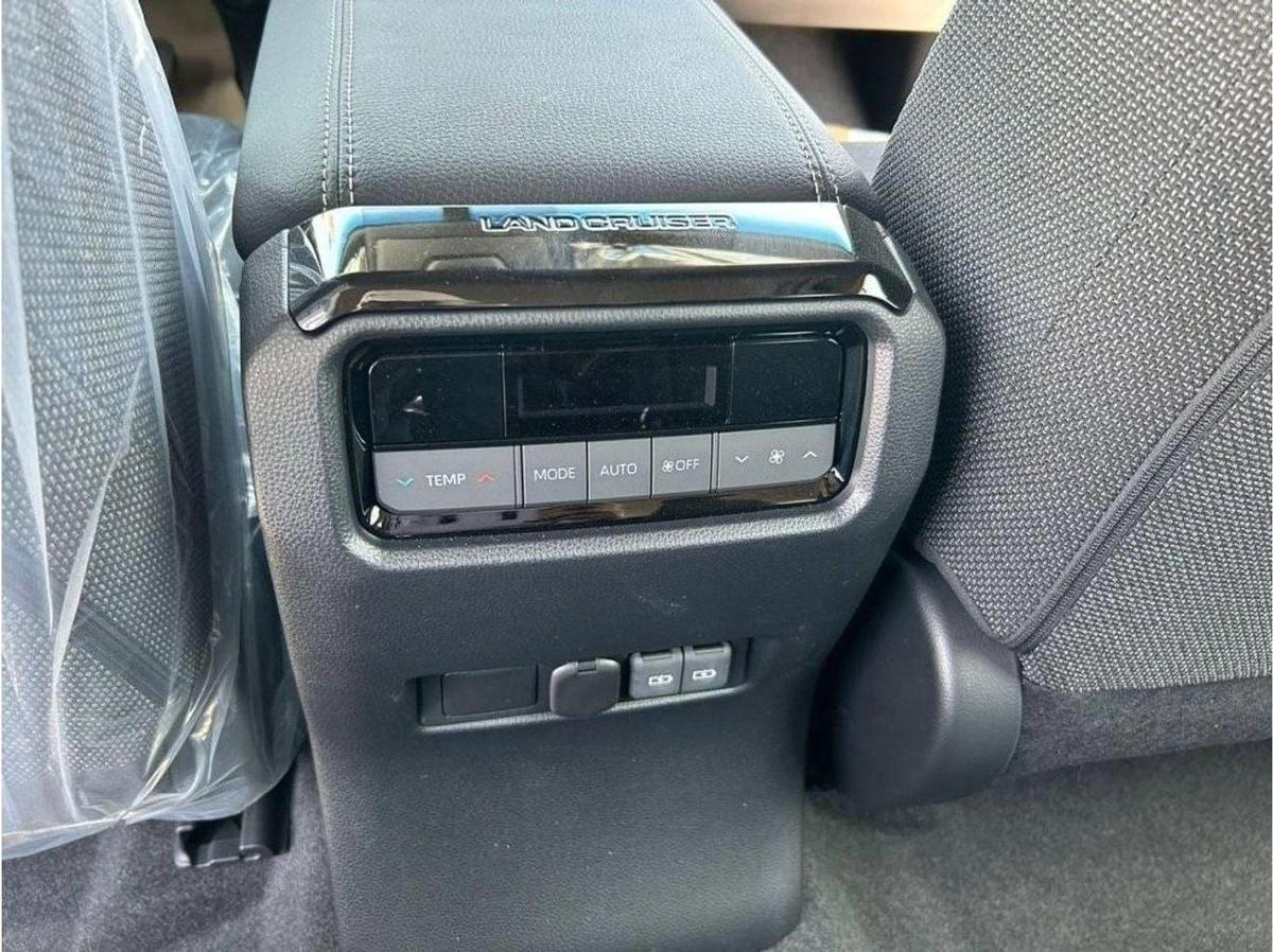 Toyota Prado 2.4L PETROL AVAILABLE DIESEL 2024 GCC-11-11
