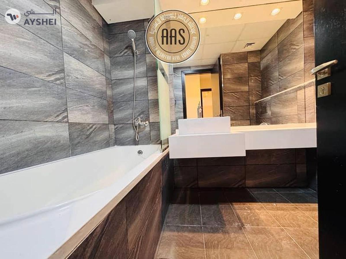 SPACIOUS 2BHK || FAMILY BUILDING || NEAR TO METRO-11-11