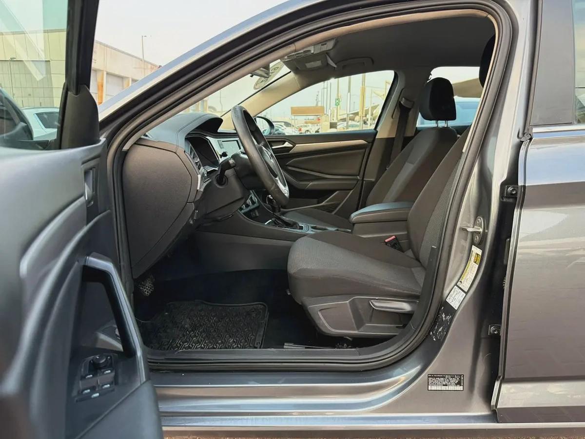 2019 Volkswagen Jetta GLI - American Specs-6-6