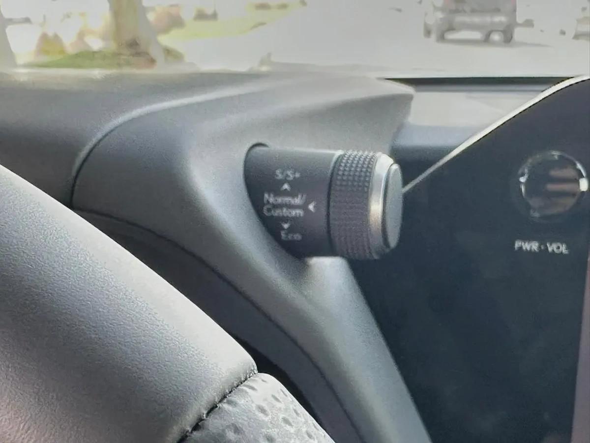 2024 Lexus UX 300h F Sport Prestige - GCC Specs - Brand New-13-13