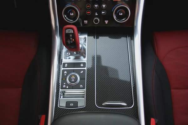 RANGE ROVER SPORT SVR - 2020 - CARBON EDITION - AMAZING CONDITION FULLY LOADED -