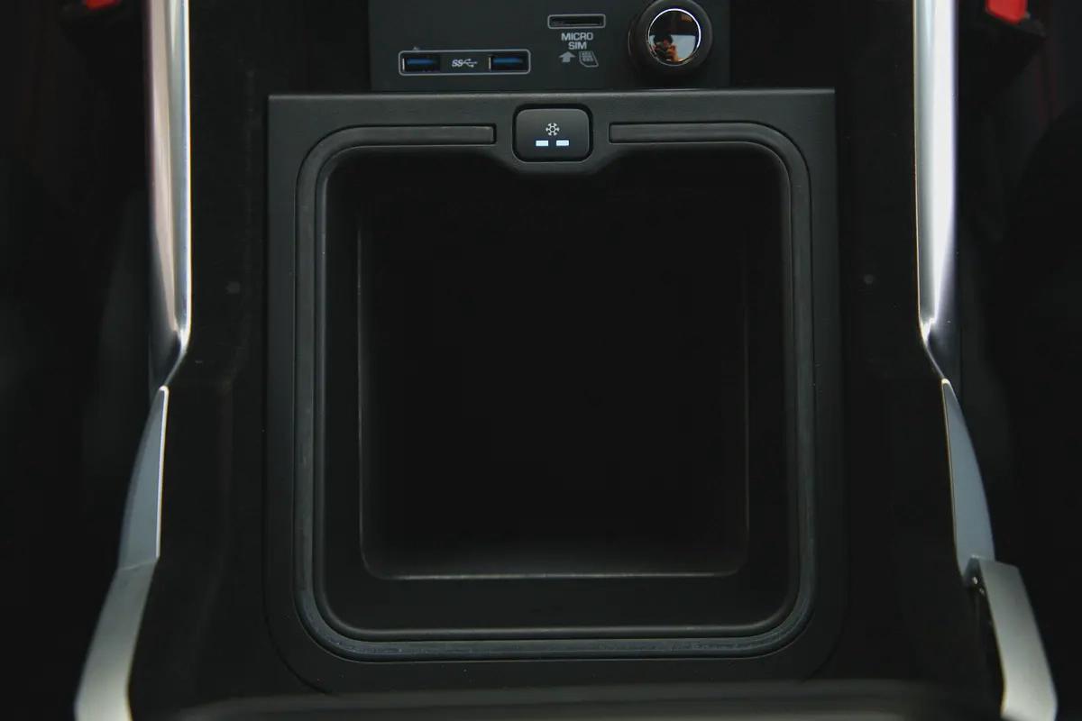 RANGE ROVER SPORT SVR - 2020 - CARBON EDITION - AMAZING CONDITION FULLY LOADED --17-17