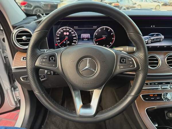 Mercedes Benz E400
