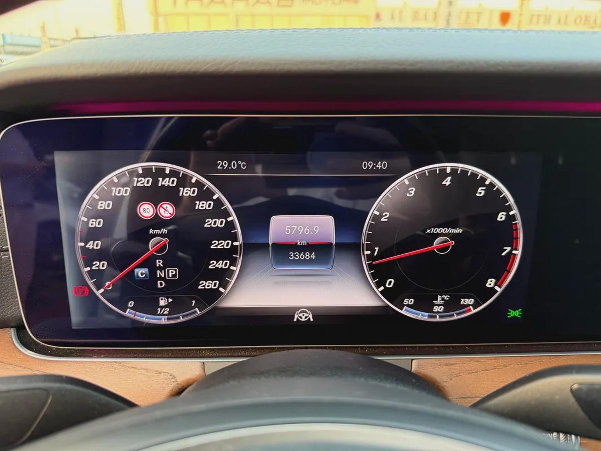 Mercedes Benz E400-7-7
