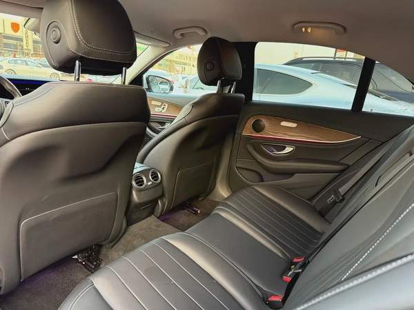 Mercedes Benz E400