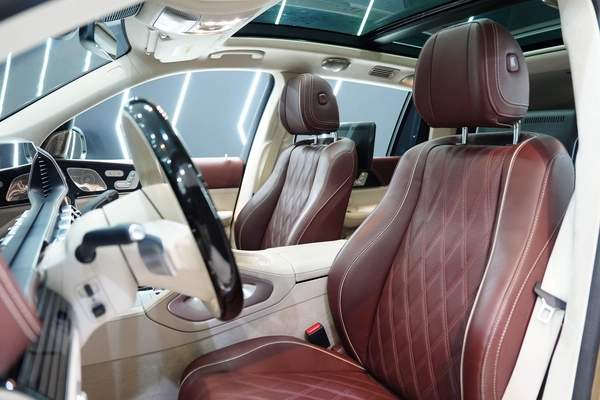 Mercedes-Benz GLS 600 2024