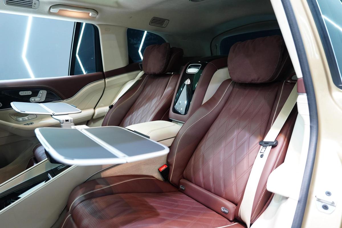 Mercedes-Benz GLS 600 2024-8-8