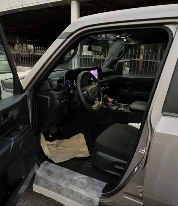 Toyota Prado 2.4L PETROL 2024 GCC