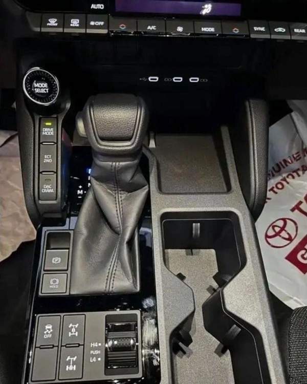 Toyota Prado 2.4L PETROL 2024 GCC