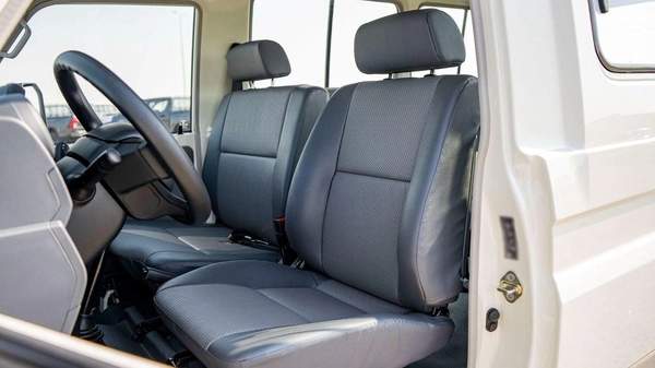 Toyota Land Cruiser 70 Lc 78 hard top 3 door