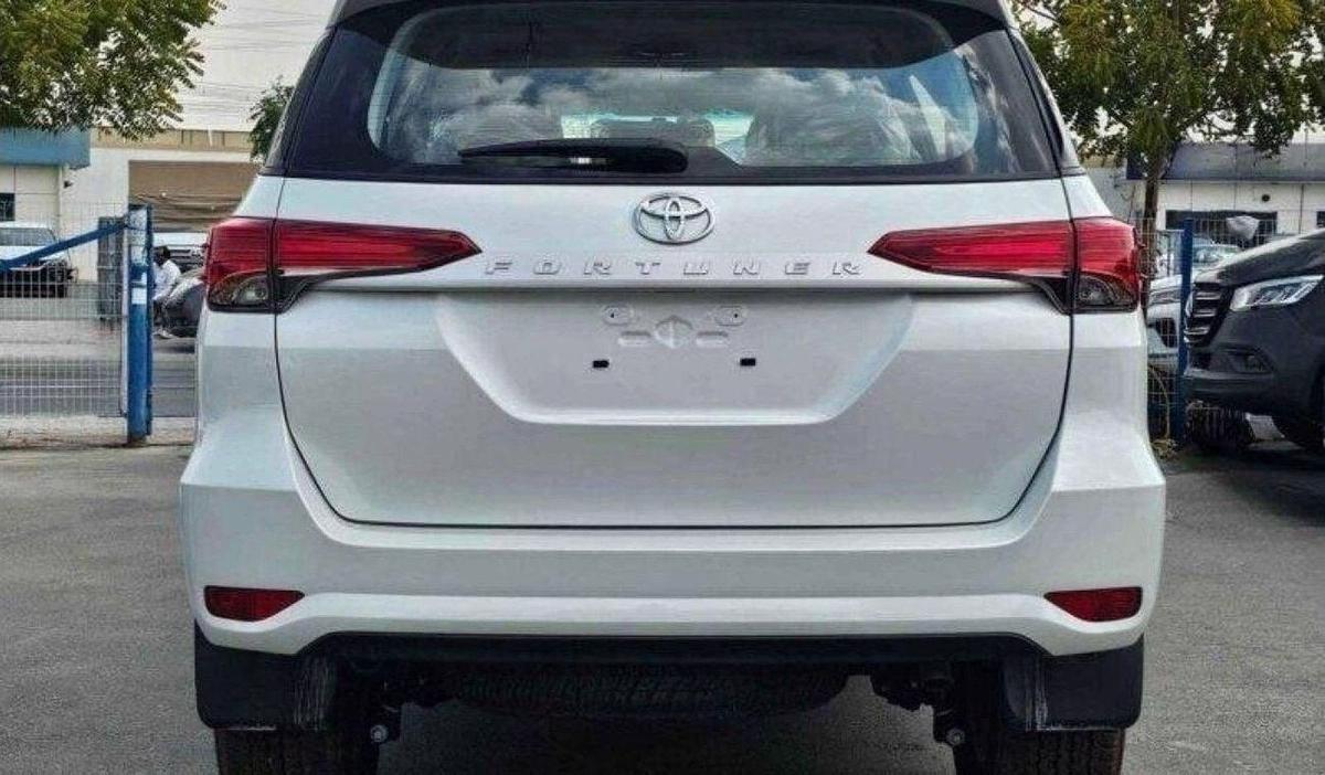 Toyota Fortuner GX2 2.7L FWD-8-8