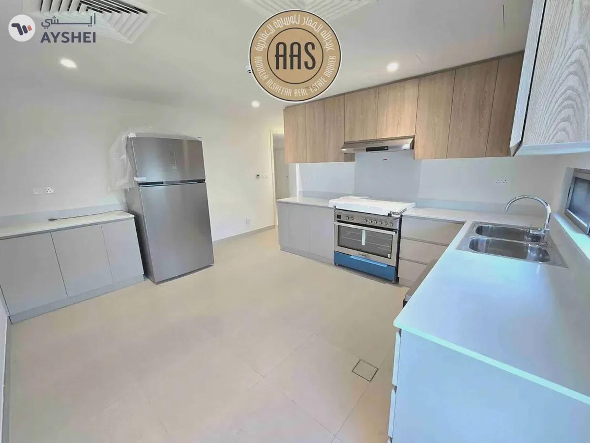 Brand New 5 BR Villa || Corner Unit Fully Fitted Kitchen-11-11