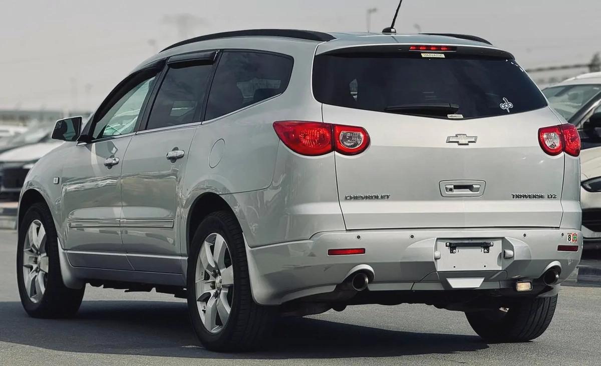 CHEVROLET TRAVERSE | 2009 | FULL OPTION | CLEAN CAR FRESH JAPAN IMPORT-2-2