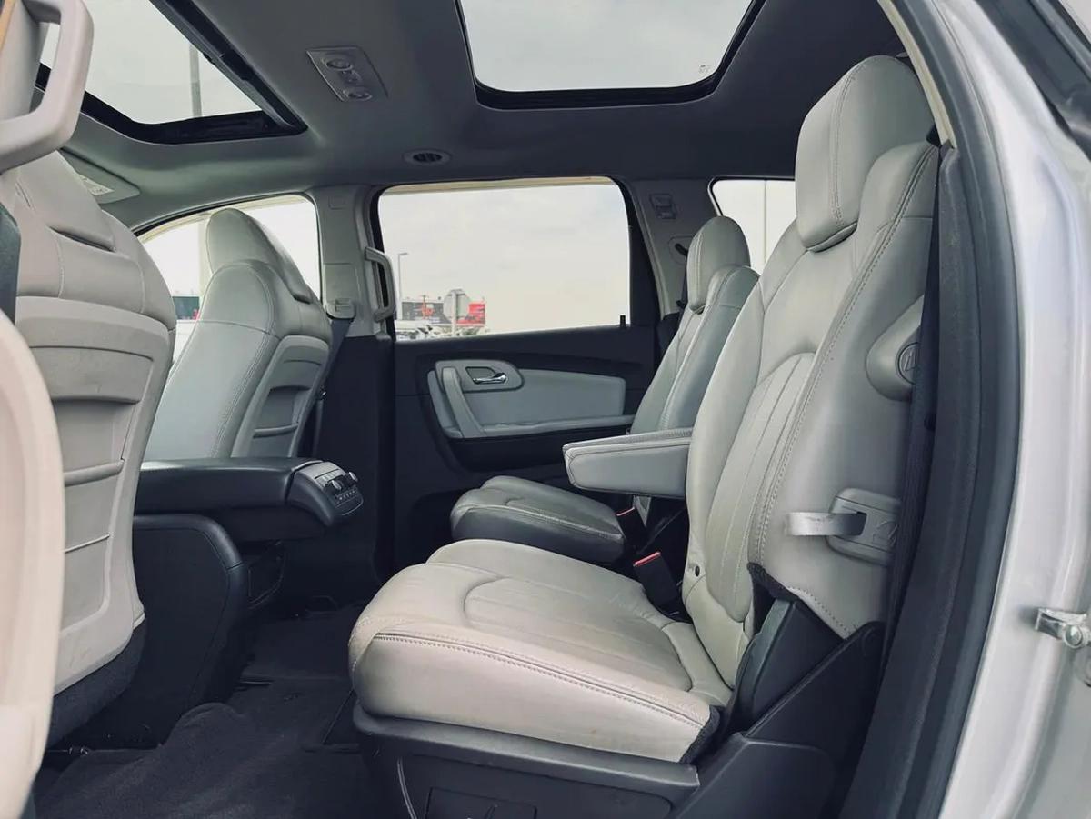 CHEVROLET TRAVERSE | 2009 | FULL OPTION | CLEAN CAR FRESH JAPAN IMPORT-9-9