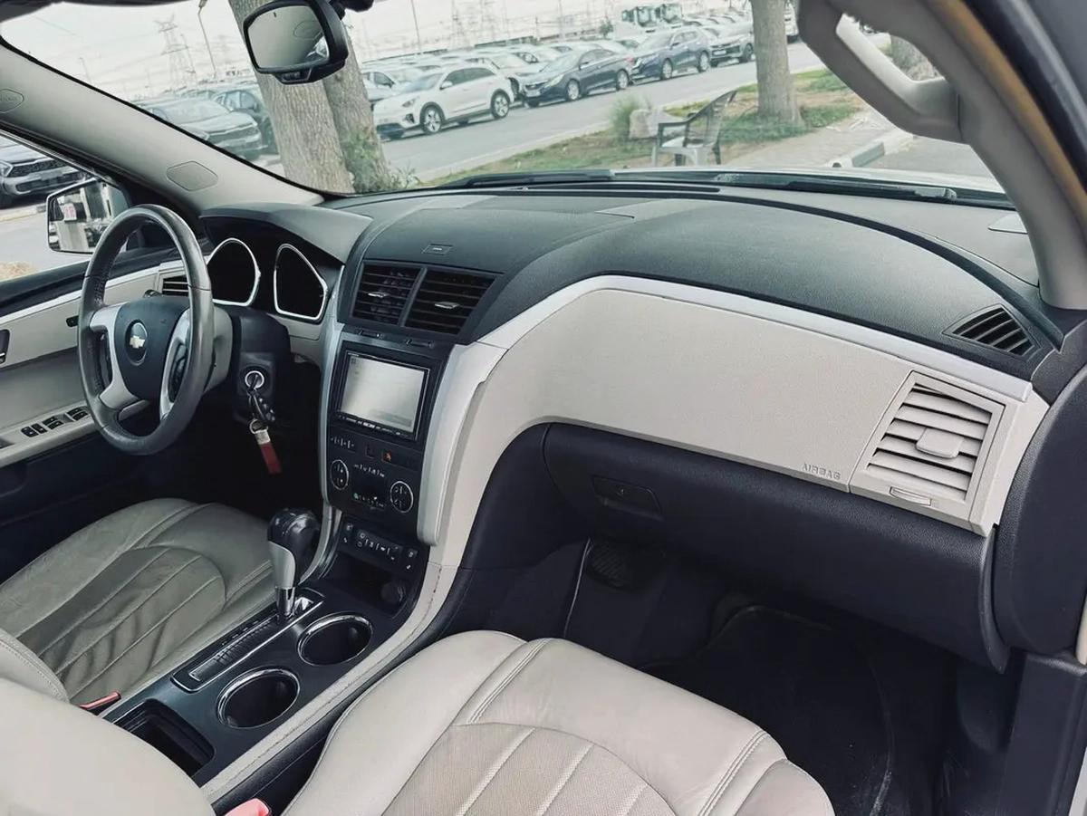 CHEVROLET TRAVERSE | 2009 | FULL OPTION | CLEAN CAR FRESH JAPAN IMPORT-12-12