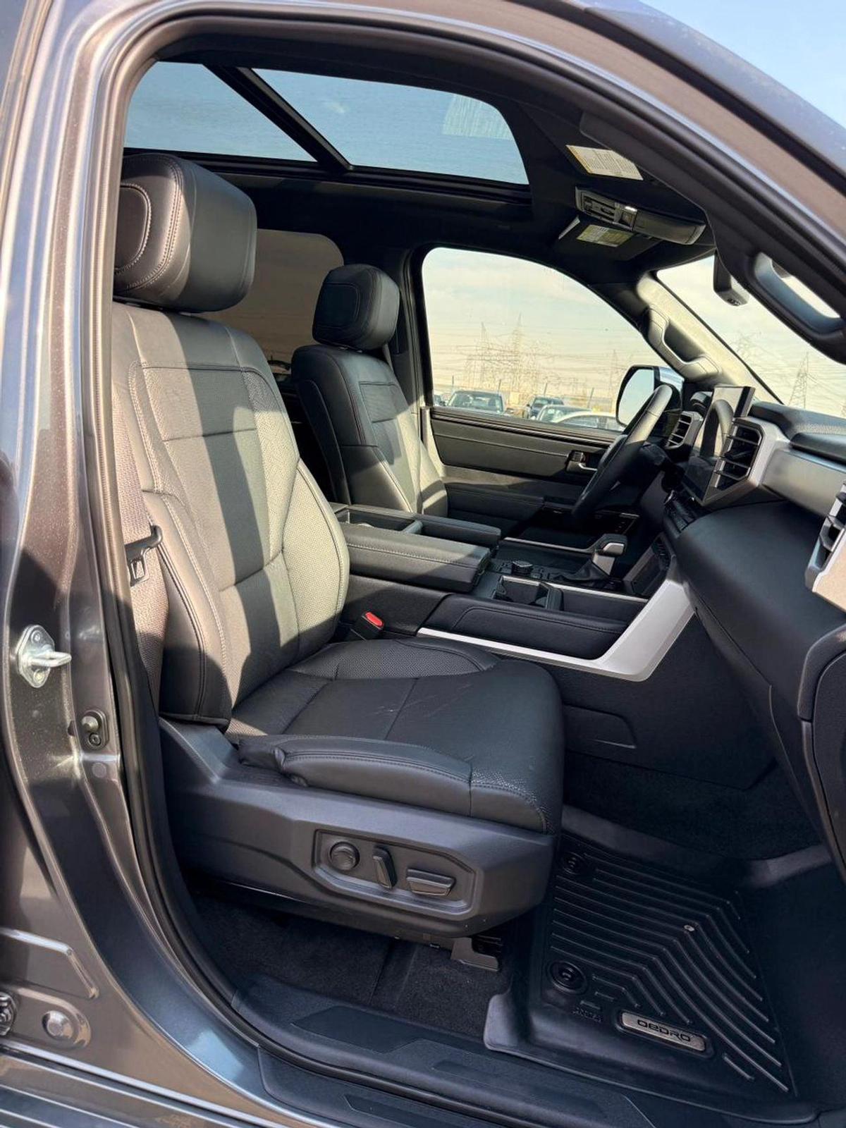 Toyota Tundra Limited edition// panoramic, 360 camera// full option 2025-5-5