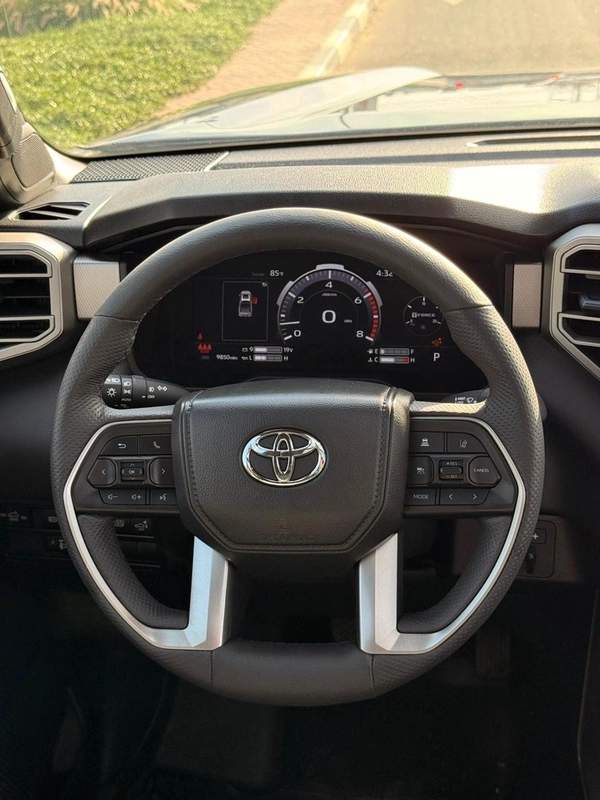 Toyota Tundra Limited edition// panoramic, 360 camera// full option 2025