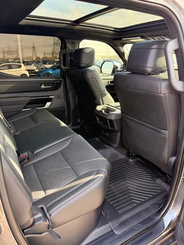 Toyota Tundra Limited edition// panoramic, 360 camera// full option 2025
