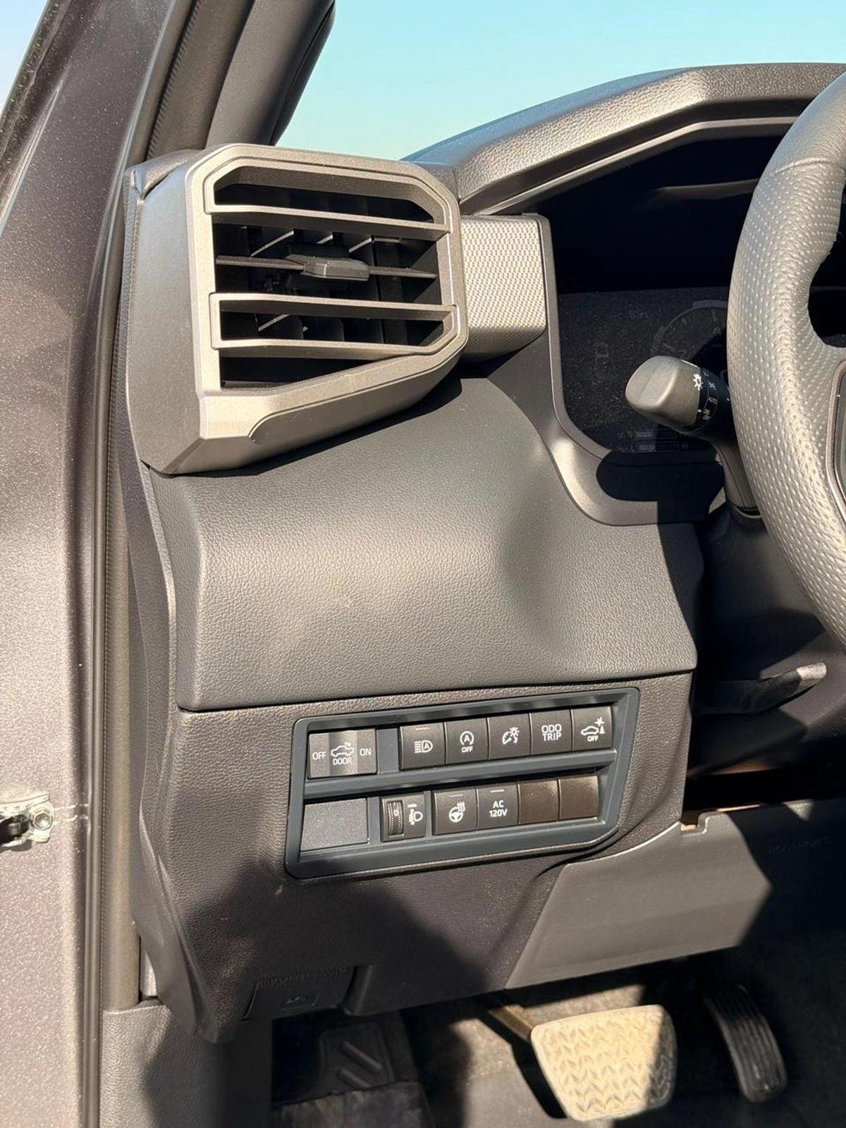 Toyota Tundra Limited edition// panoramic, 360 camera// full option 2025-17-17