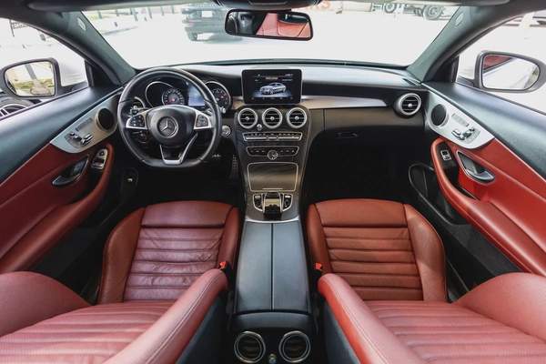 Mercedes-Benz C-Class 200