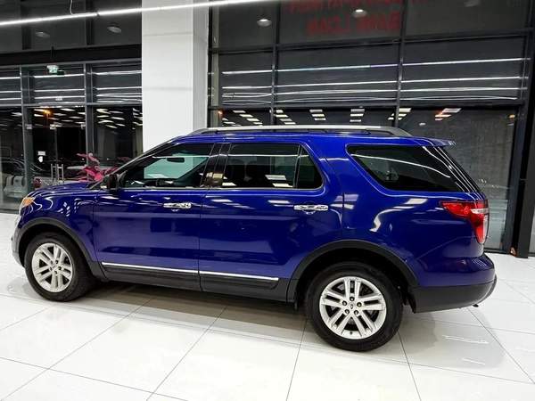Ford Explorer Limited 2015 GCC Specs - Well Maintained!