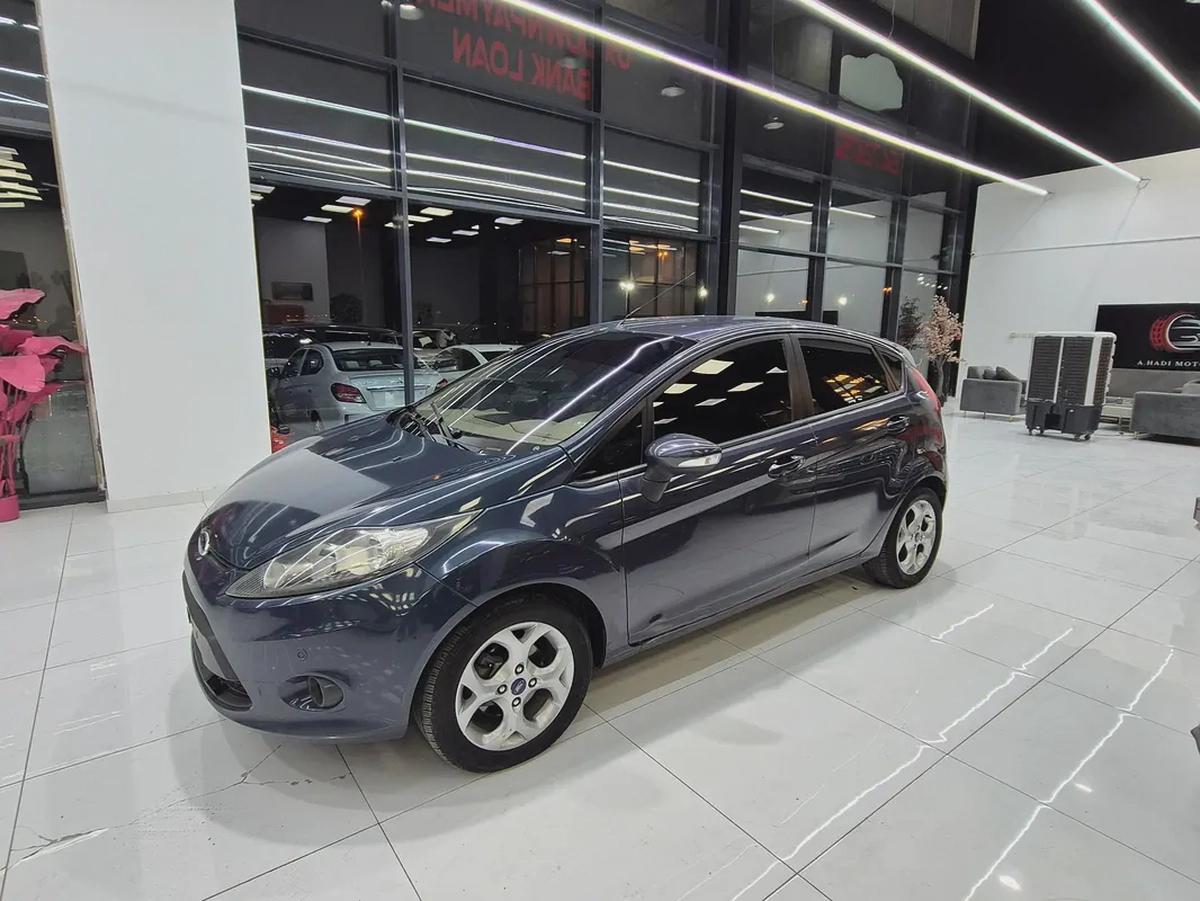 Ford Fiesta Gcc Mid option-1-1