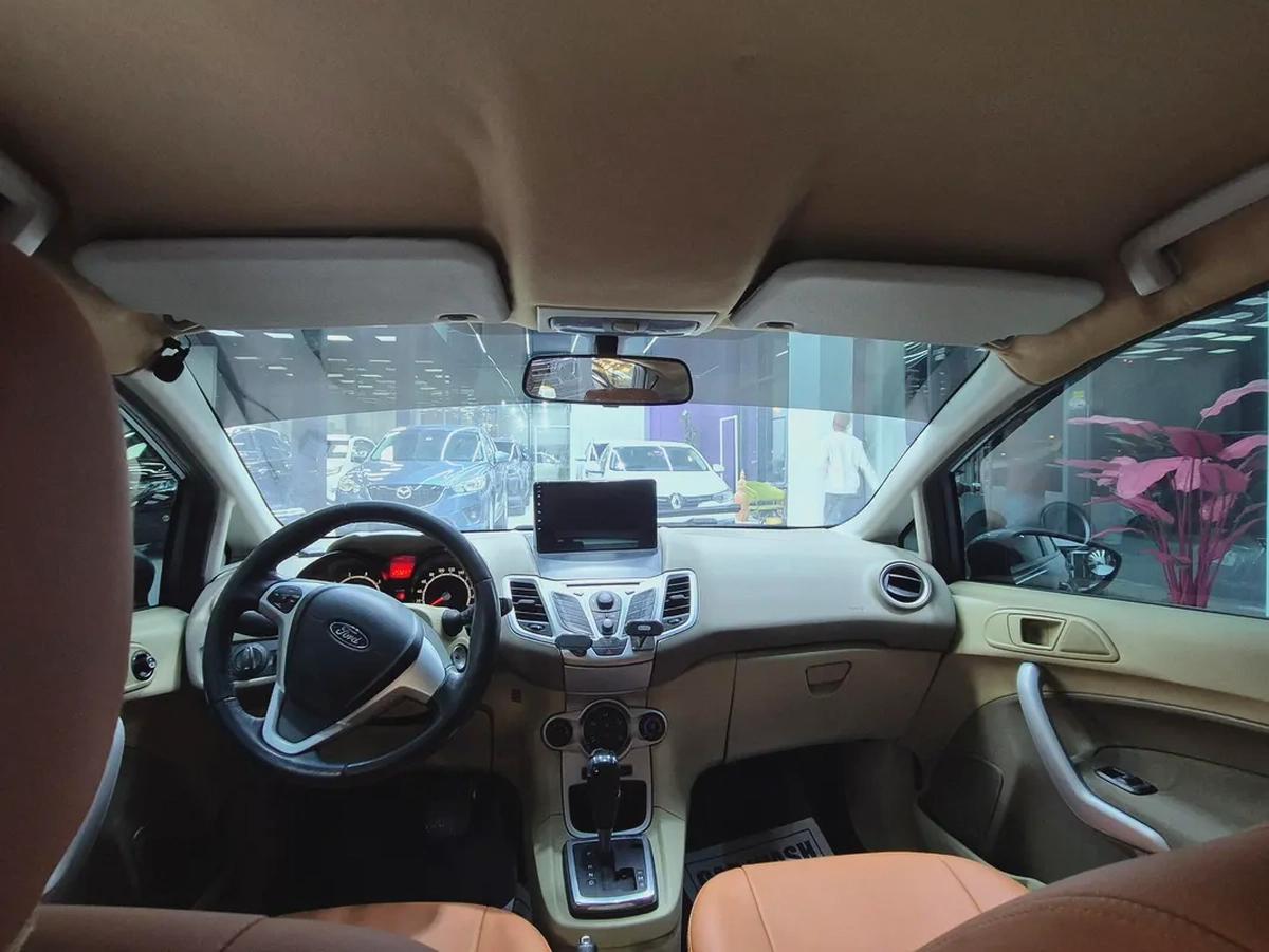 Ford Fiesta Gcc Mid option-5-5