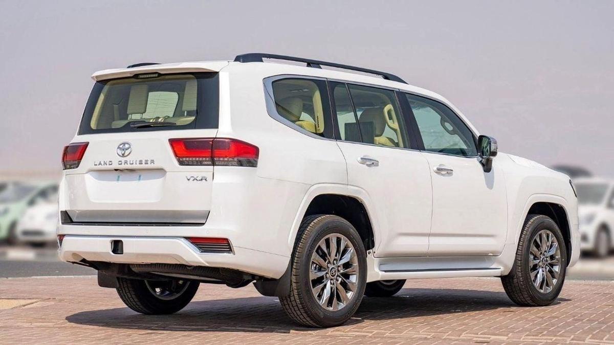 Toyota Land Cruiser LC300 VXR 3.3D AT MY2025 – WHITE-3-3