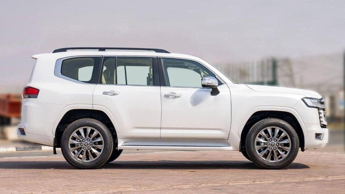 Toyota Land Cruiser LC300 VXR 3.3D AT MY2025 – WHITE-6-6