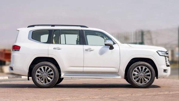 Toyota Land Cruiser LC300 VXR 3.3D AT MY2025 – WHITE