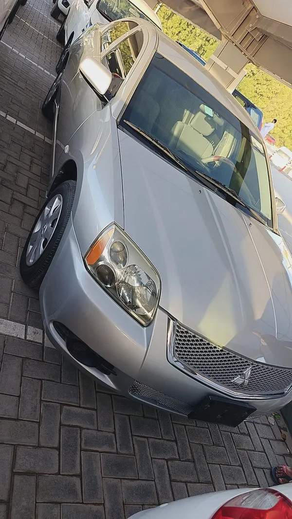 Mitsubishi Galant – GCC Spec Model: 2012 Mileage: 221,345 KMS Well-maintained GCC-spec sedan in good