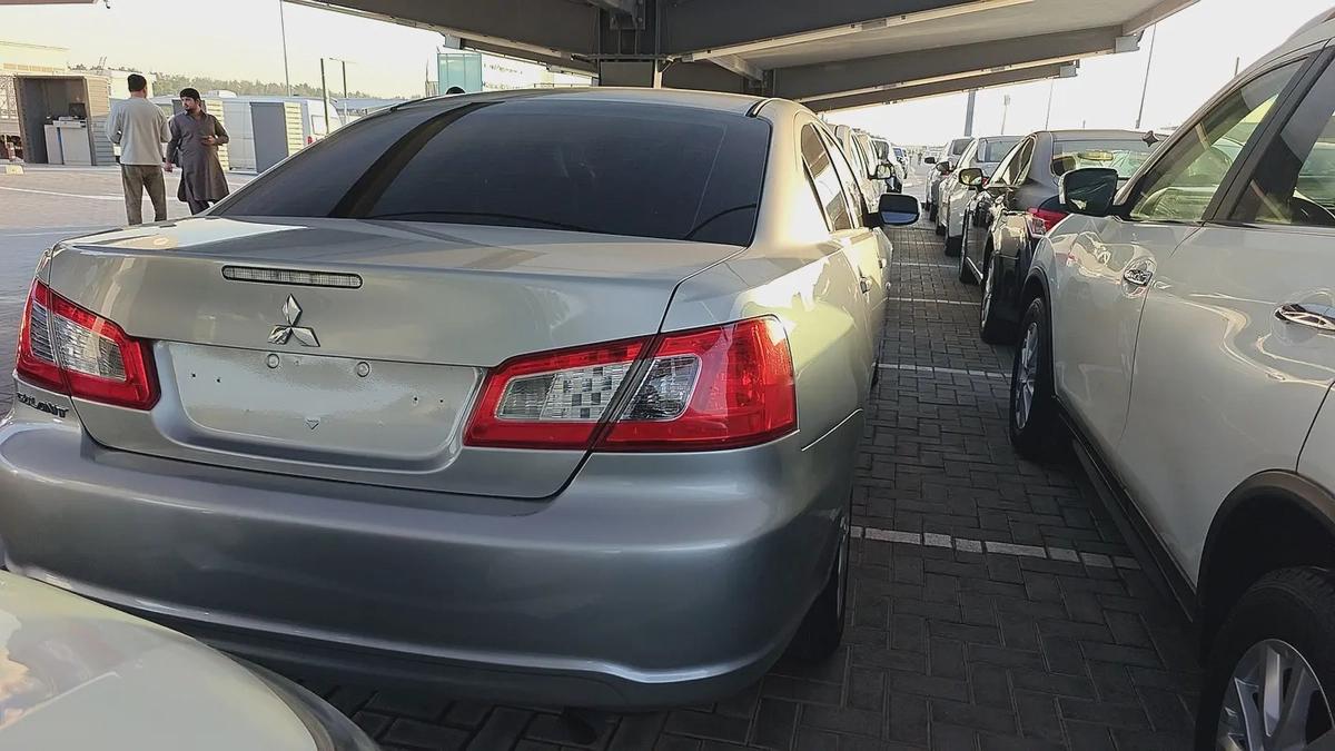 Mitsubishi Galant – GCC Spec Model: 2012 Mileage: 221,345 KMS Well-maintained GCC-spec sedan in good-5-5