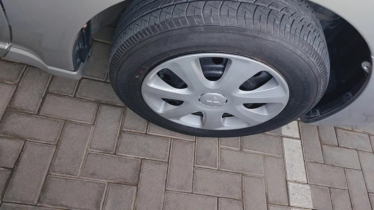 Mitsubishi Galant – GCC Spec Model: 2012 Mileage: 221,345 KMS Well-maintained GCC-spec sedan in good-12-12