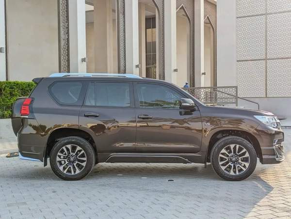 TOYOTA PRADO 2023 FULL OPTION ACCIDENT FREE LOW MILEAGE IN EXCELLENT CONDITION