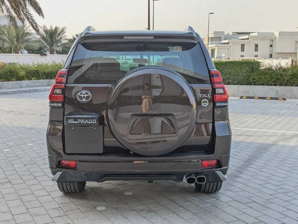 TOYOTA PRADO 2023 FULL OPTION ACCIDENT FREE LOW MILEAGE IN EXCELLENT CONDITION-18-18