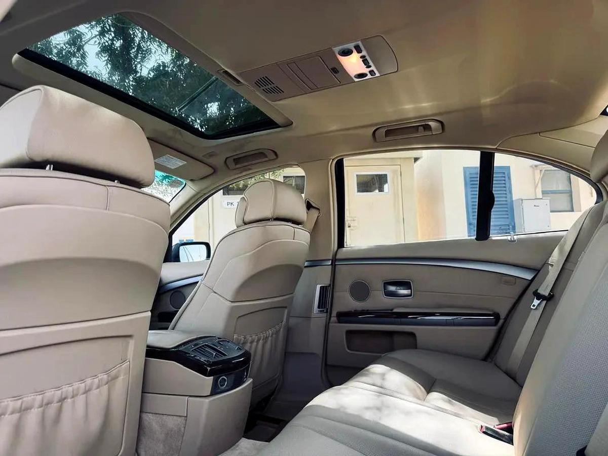 BMW 740I | 2007 | ONLY : 118,367 KM | JAPAN IMPORT | CLEAN TITLE | NO ACCIDENT-10-10