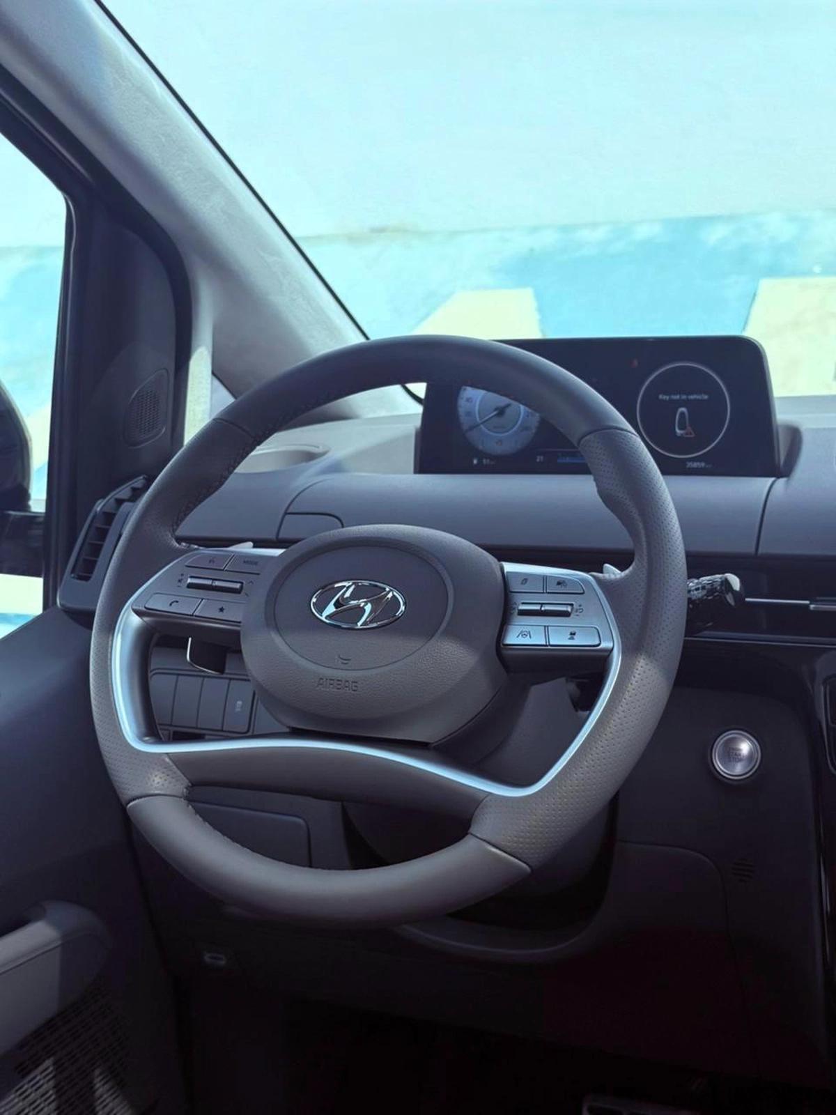 HYUNDAI STARIA LUXURY | GCC SPECS | YEAR: 2024 | 5-YEARS WARRANTY | 5-YEARS SERVICE CONTRACT-1-1