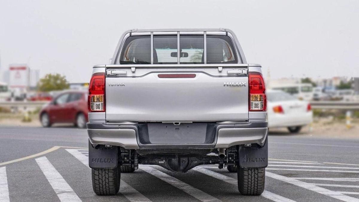 Toyota Hilux Hilux mid option 2.4L diesel MY25 FOR EXPORT ONLY-2-2