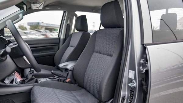 Toyota Hilux Hilux mid option 2.4L diesel MY25 FOR EXPORT ONLY