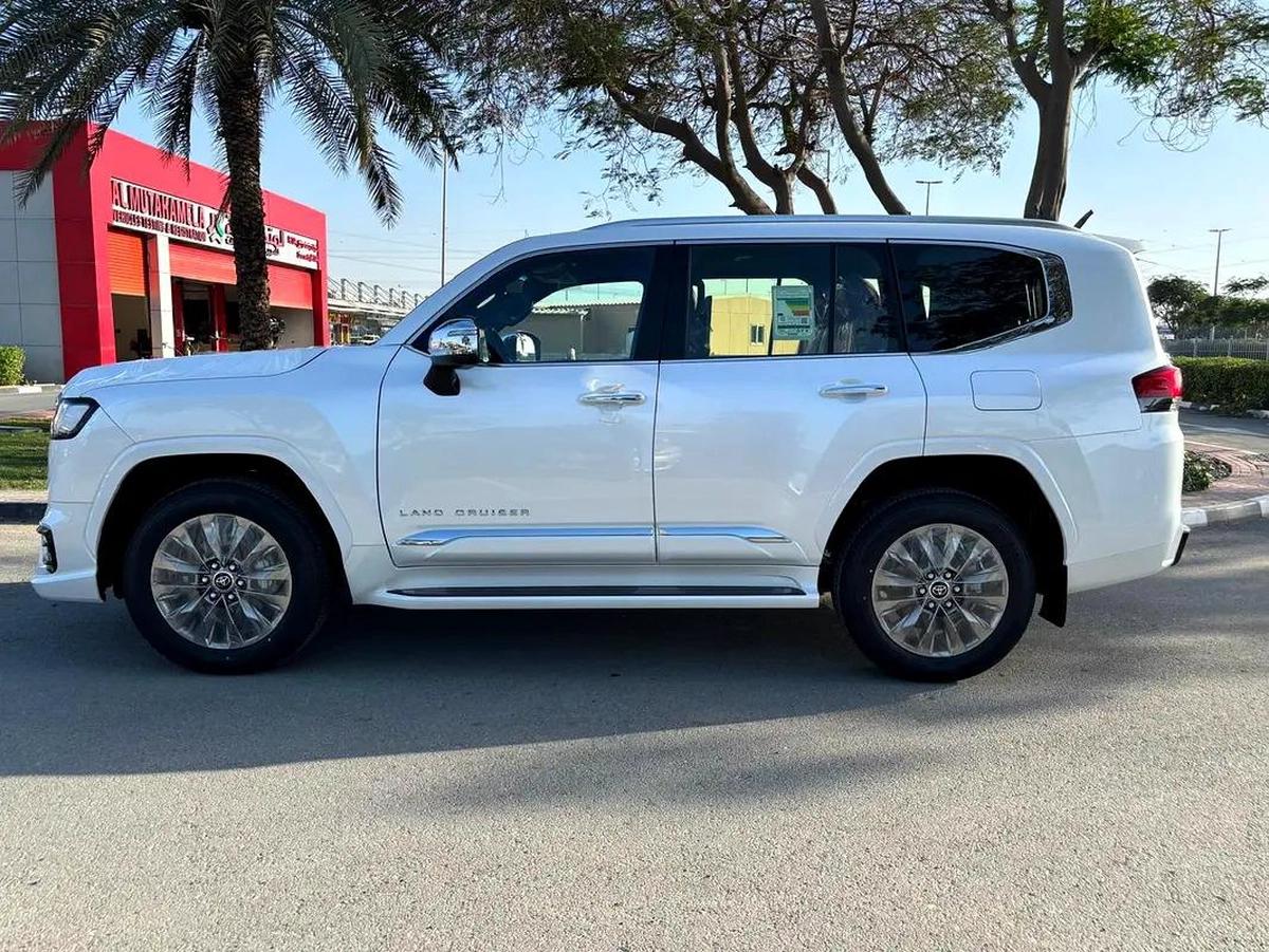 Toyota Land Cruiser VXR 2026 - GCC Specs - Brand New!-1-1