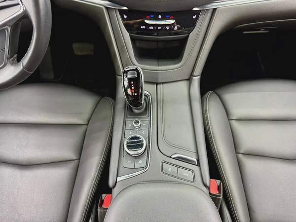 Cadillac XT5 2022 GCC specs for 120,000.00 AED