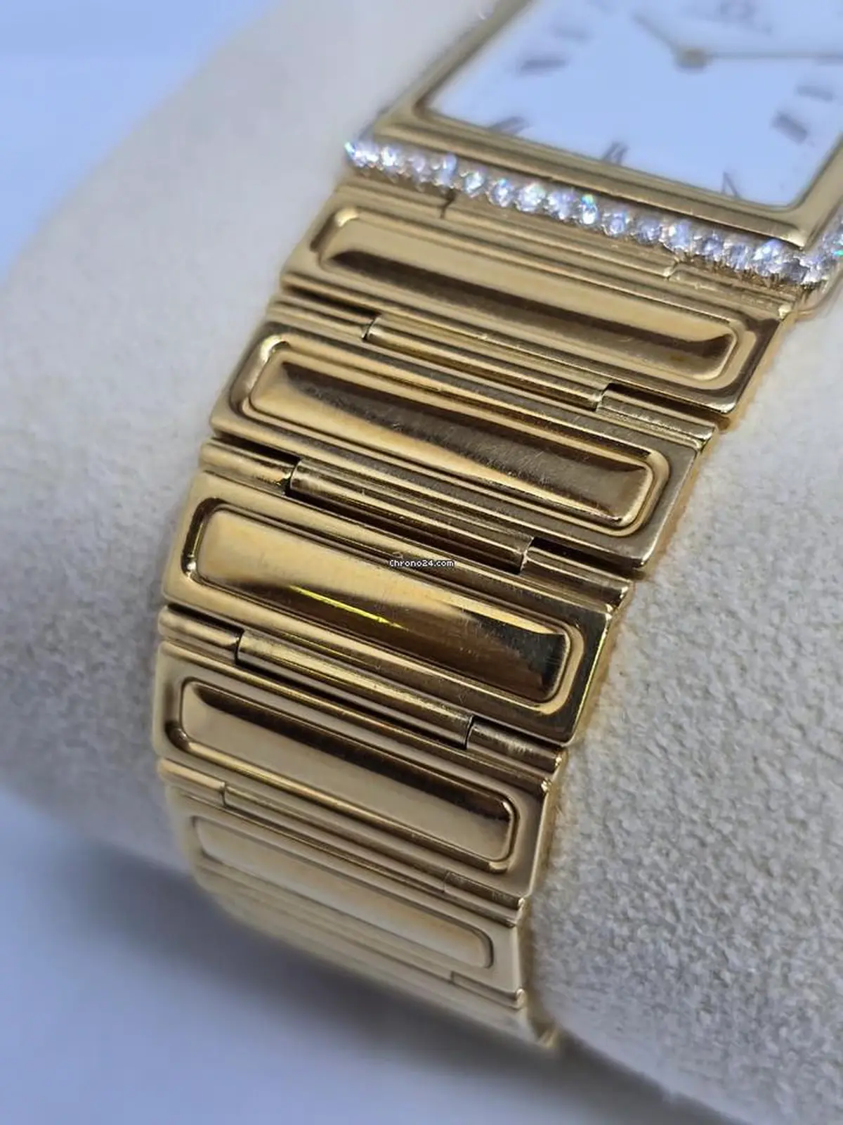 Omega Classic | Full Yellow Gold Vintage Bezel Diamond with White Dial | Used (Fair) | Year of production 2000 (Approximation) | No original box | No original papers-3-3