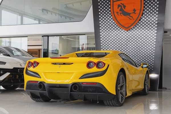 Ferrari F8 Spider | Pristine | Fully Carbon Interior Exterior | Carbon Steering Paddles
