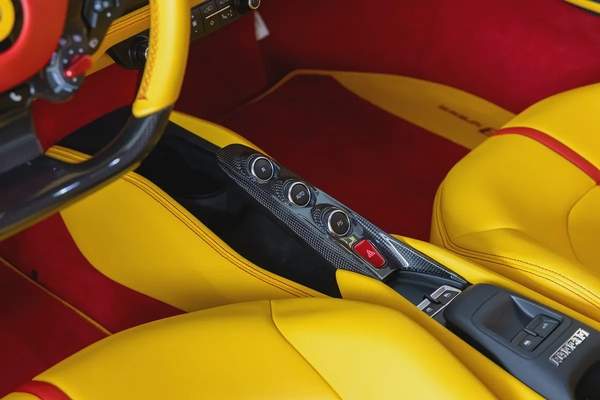 Ferrari F8 Spider | Pristine | Fully Carbon Interior Exterior | Carbon Steering Paddles