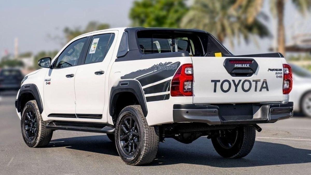 Toyota Hilux DC ADVENTURE 2.8D AT 4X4 MY2025 - WHITE-5-5