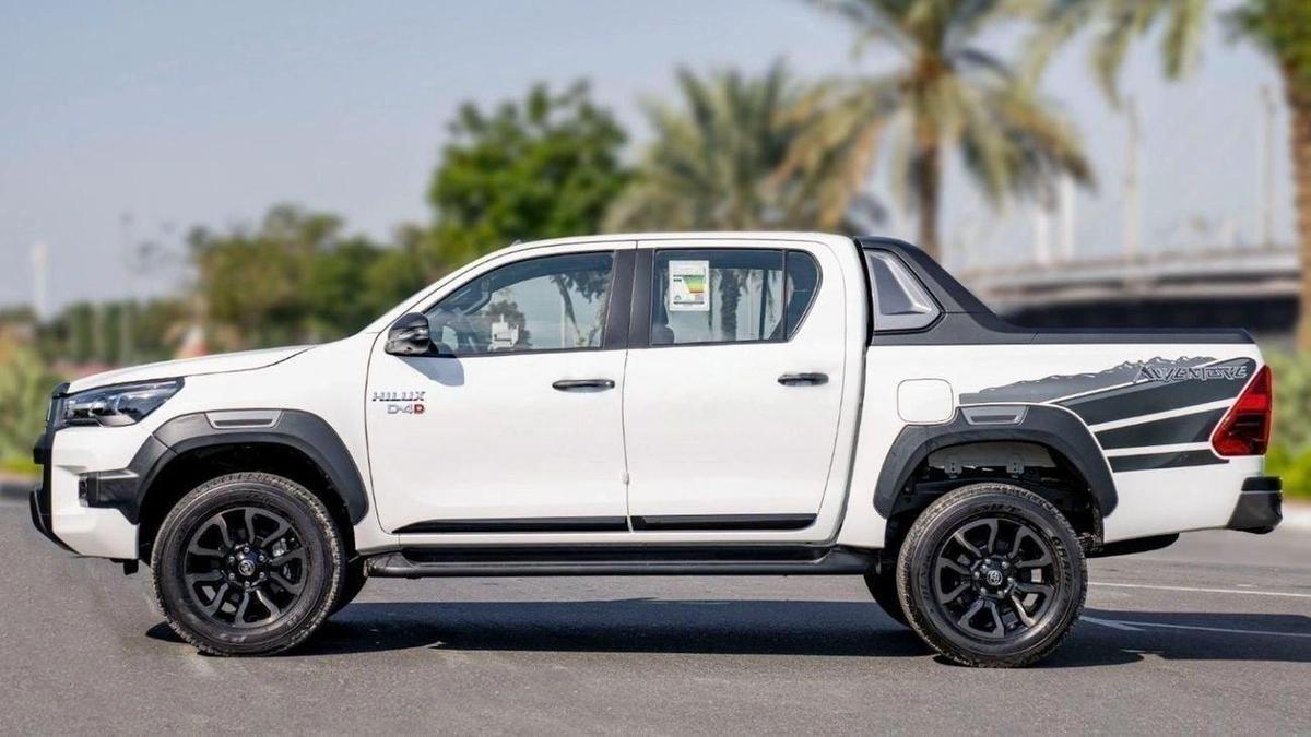 Toyota Hilux DC ADVENTURE 2.8D AT 4X4 MY2025 - WHITE-8-8