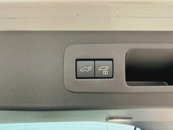 LX700h 3.5L Hybrid GCC Specs Brand New for Export